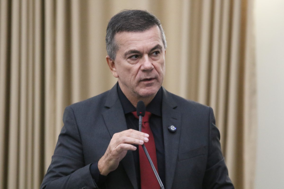 assembleia_al's tweet image. #ALENotícias: Ronaldo Medeiros destaca assinatura de compromisso entre Estado e União em favor da população em situação de rua

Saiba Mais▶️tinyurl.com/mr72fhae

#GovernoAlagoas #MinistérioDeDireitosHumanos #PopulaçãoEmSituaçãoDeRua