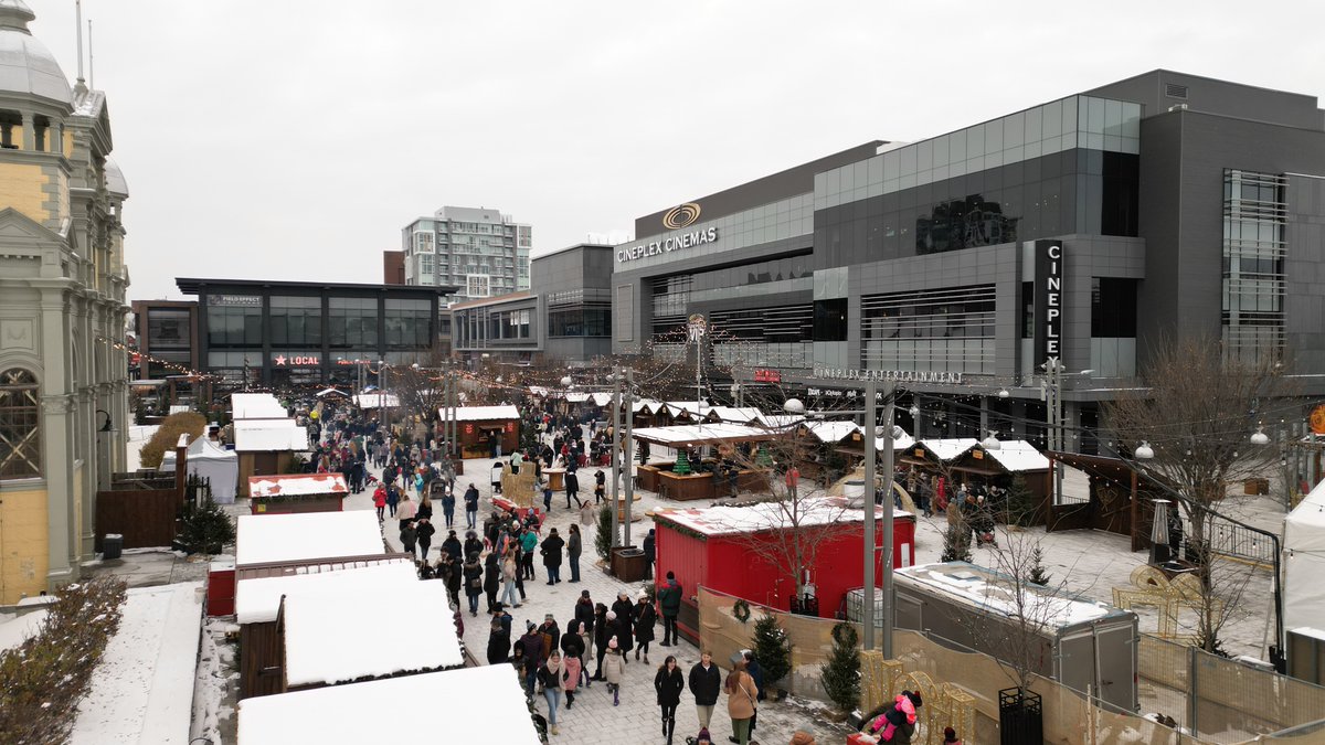 Trinity_CA_1992's tweet photo. The holiday season is in full swing at Lansdowne Live! Lansdowne Live has been transformed into a winter wonderland, complete with festive decorations, sparkling lights, and a vibrant atmosphere. 

Click here for more information: https://t.co/VkkF2531TH https://t.co/gH20QMvNd9