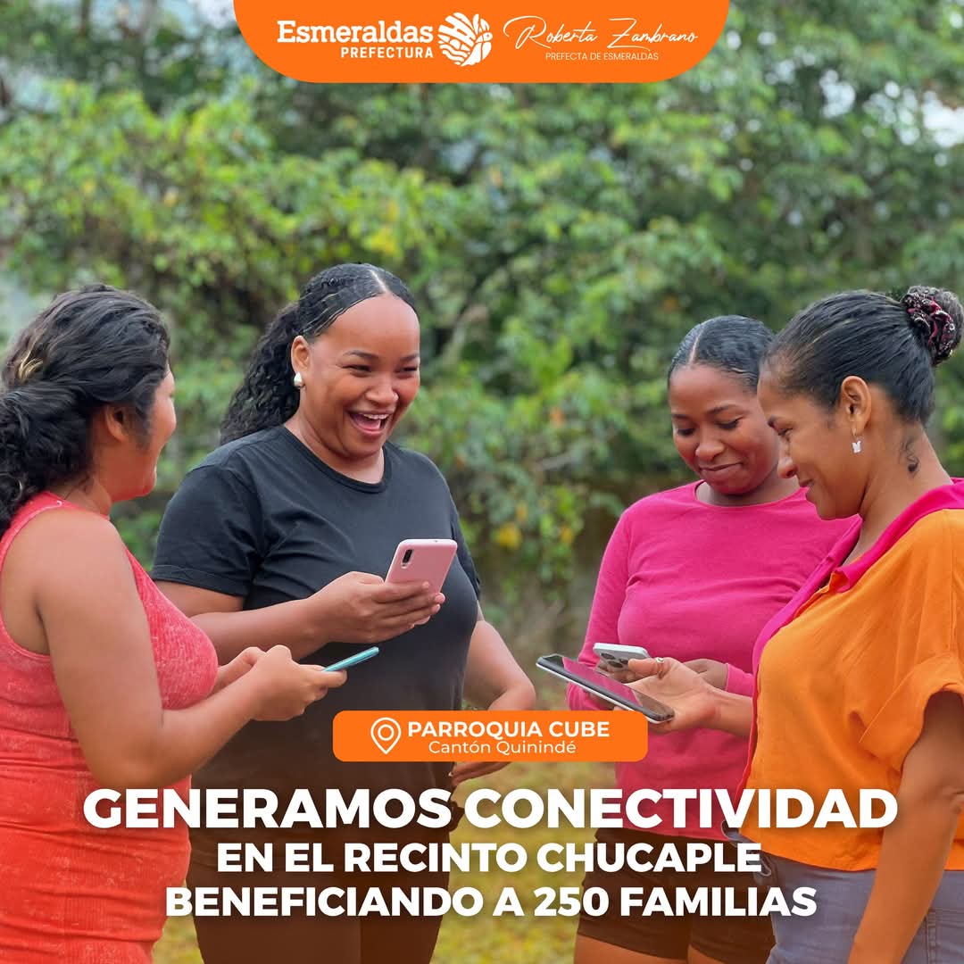 PrefecturaESM's tweet photo. #NoticiasPositivas | ¡Generamos conectividad en las comunidades rurales! 📶

En la tierra del maduro con queso, el prospero recinto #Chucaple Afuera, de la parroquia #Cube, cantón #Quinindé, colocamos un punto de internet.

#HechosNoPalabras
#RobertaSíCumple https://t.co/h8MtL3np62