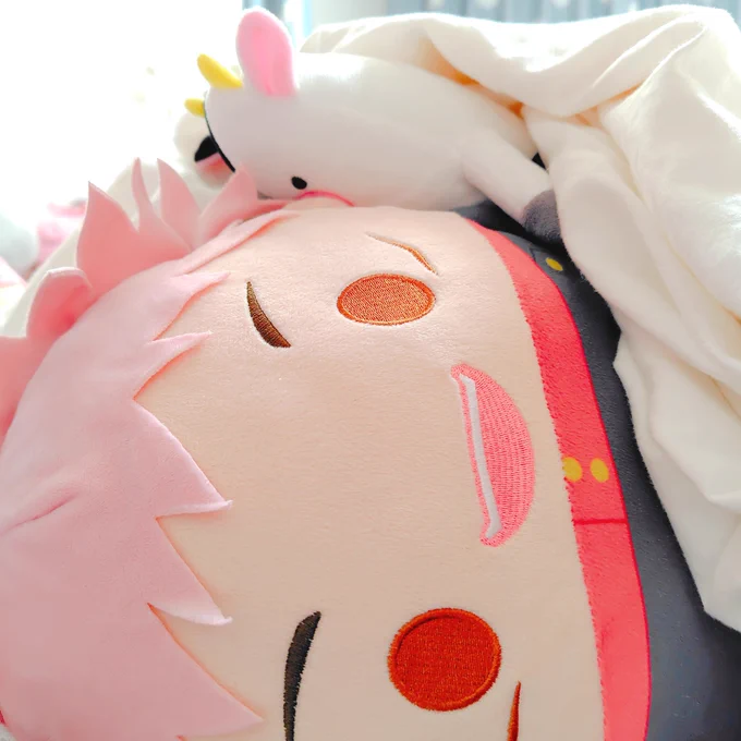 おはよー!!!!!にんげん起きた!?ねえ、見て!ウシ!捕まえた!!夢じゃなかった!!!捕まってない、俺がお前を構ってやってんだえっ、そうなん!?お前の仲間とは仲良しだからなそっか〜、じゃあ食べたらだめだなわかればいいんだ 