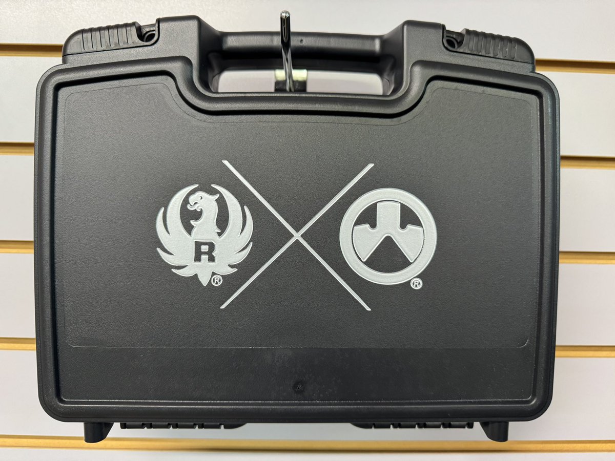 BulletsBowsInc's tweet photo. What’s in the box? https://t.co/li0kEbRMph
