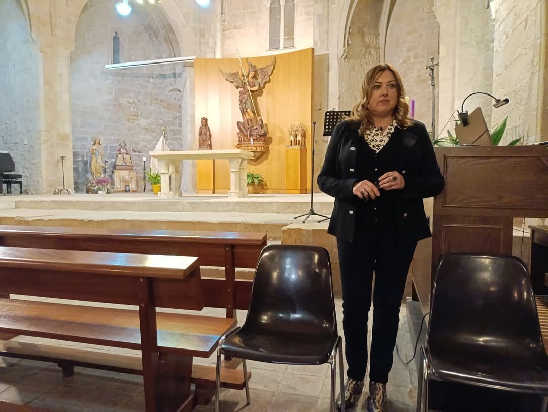 CarnIsxa's tweet photo. Concert solidari en favor del poble Valencià d'Algemesí. https://t.co/AajbbHjxg4