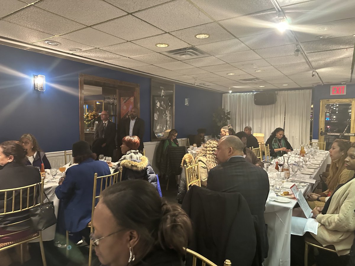 CSARunsAs1's tweet photo. @FollowCSA @District5NYC @CSA_District_6 @csadistrict4 in the house. We are #oneunion #onepeople #onefamily - #CSA ALL the Way :) https://t.co/Fwd8GjYFXp