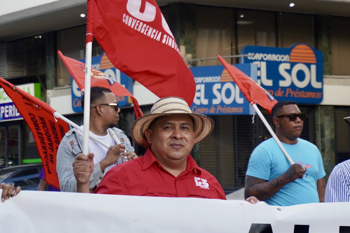 CS_Panama's tweet photo. Por nuestras familias #Marchamos 
Por una @CSSPanama pública y solidaria 
#EstaCajaSeDefiende https://t.co/Fzn8hEo4ij