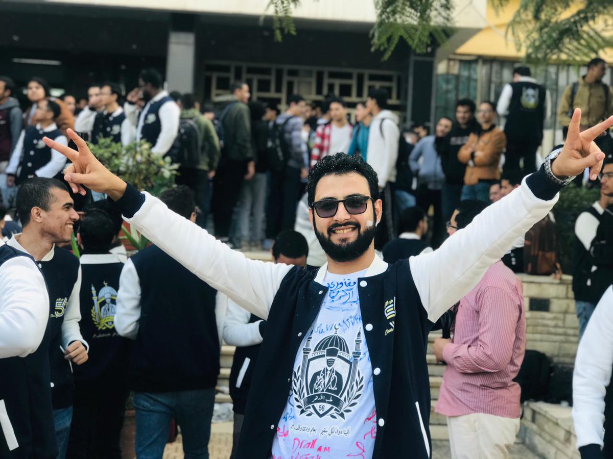 DrKhalid23's tweet photo. قد كنت صغيرا بالأمس   واليوم طبيباً بُشرانا 🩺🥰❤️ https://t.co/TgaJQ6ShHI
