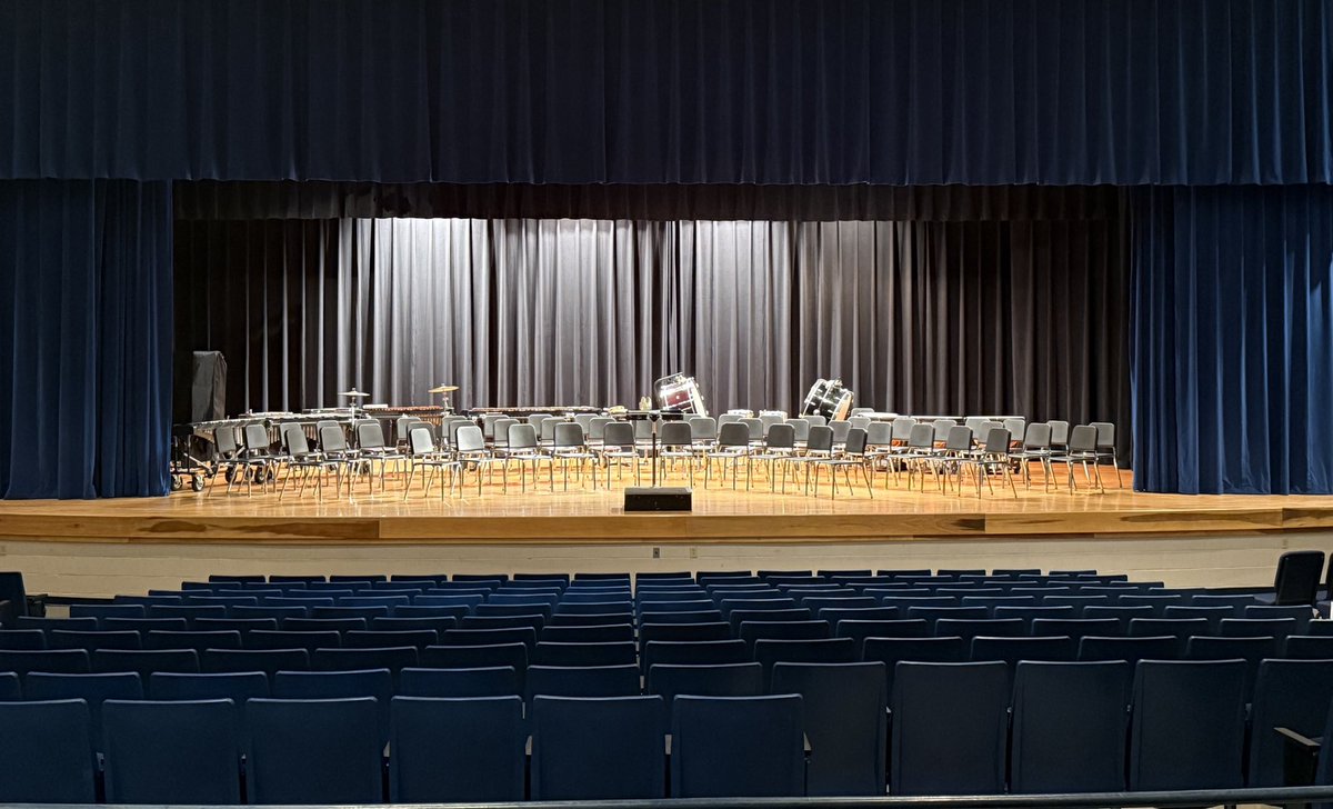 The stage is set!!! We hope to see you tonight for the LVHS Winter Concert featuring the Concert Band, Jazz Ensemble, Concert Choir, Treble Choir, and Vocal Impact!

Doors open at 6:30pm and the Concert Band takes the stage at 7:00pm!

#LVBands #LVChoirs