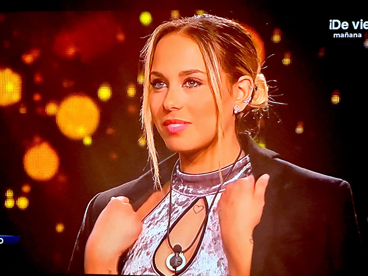 PRECIOSA MI NIÑA 🧸🤍💜❄️✨

VIOLETA GANADORA #GHGala15