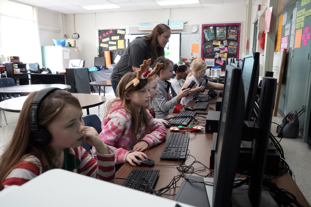 ShermanISD's tweet image. Students at @Fairview_Falcon were participating in coding activities this week for Hour of Code, which is designated time set aside ⏱ for students to learn coding and computer programming! #HourOfCode #ComputerScienceEducationWeek
