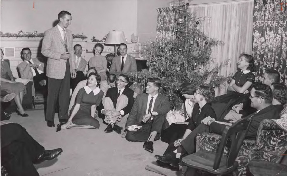 KStateAlumni's tweet image. K-Staters spreading holiday cheer throughout the years 🎄
#KStateAlumni