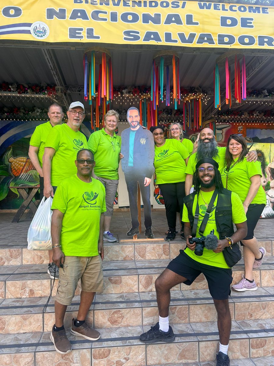 jwatkins421's tweet photo. Gracias President @nayibbukele for making El Salvador such a safe place for people to come and volunteer with @AbigailAssociation without fear!!!  Keep up the good work!! #nayibbukele  #ElSalvador #security #abigailassociation #nofear #volunteers #makingelsalbetter https://t.co/MYBswvNWEb