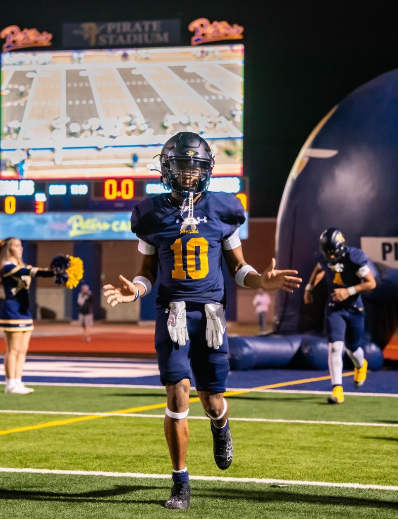 42 Catches
1,000 overall yards on Offense 
11 touchdowns
23 YPC
105 rushing yards

hudl.com/v/2RFMid