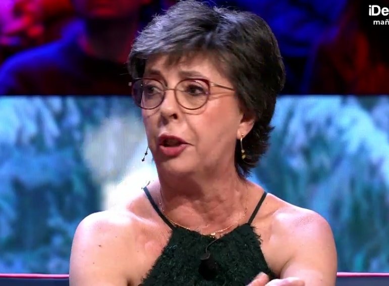 Madre de Juan: tu no defiendes a tu hijo?
Madre de Ruvens: si, por supuesto, pero sin echarle mierda a otros.
 Booooom tomaaaa Geroma Patilla de Goma, la Manchega repartiendo sin despeinarse 
#GHGala15
#GH12D