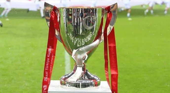 Yine kapındayım yine sendeyim