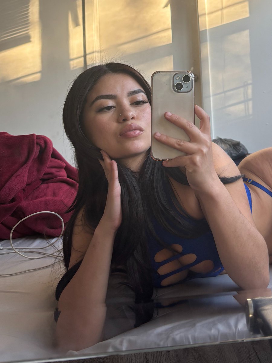 hellenfuents's tweet photo. @ihateufella choking me is always turning me on 🤤 https://t.co/EqB9PKtt0i