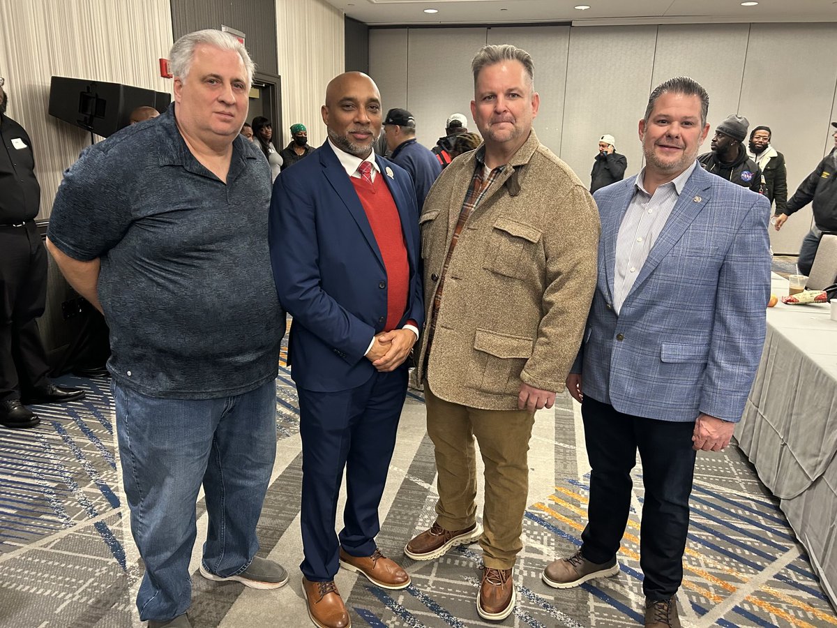 transportworker's tweet photo. “Congratulations to ⁦@TWULocal100⁩ President Richard Davis on his overwhelming electoral victory tonight!” ⁦@TwuSamuelsen⁩ https://t.co/b4bgf680qB