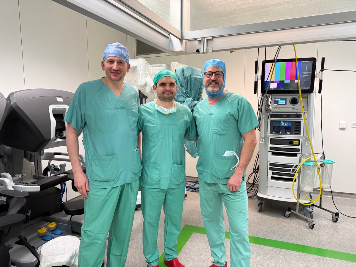 It was cool to stop by Hannover to do some nice robotic augmented buccal mucosa ureteroplasty with Dr Pelzer and Stoll. Now ready to finalize the program of the next EAU meeting in Amsterdam with all the members of the SCO <a href="/Uroweb/">European Association of Urology (EAU)</a>