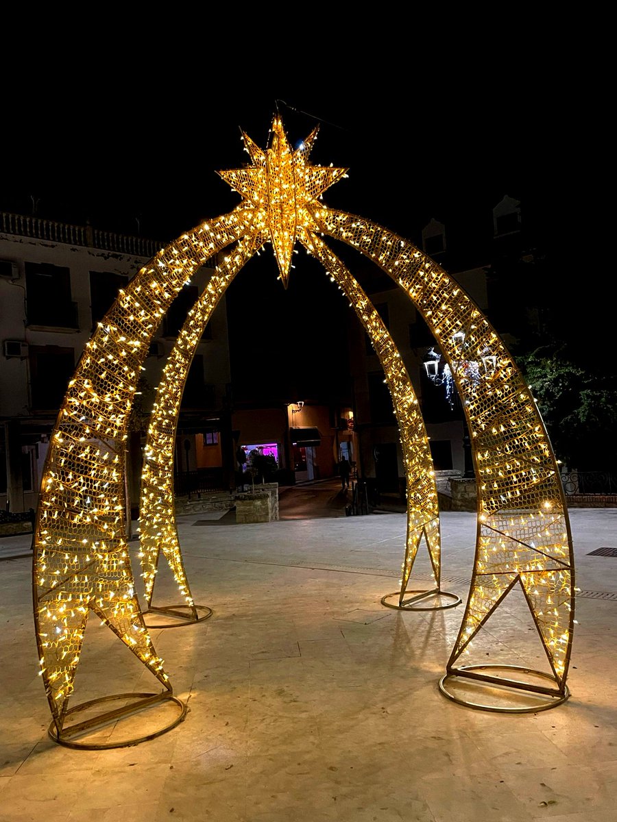 Iluminación y letrero de Navidad de Torreperogil 2024-2025, instalados por Copyxsa Iluminación. #iluminación #alumbrado #navidad #belleza #lucesdenavidad #luces #alumbradonavideño #Christmas #citylights #lucesnavidad #Torreperogil #christmaslights. Fotos realizadas por @jrpec_21