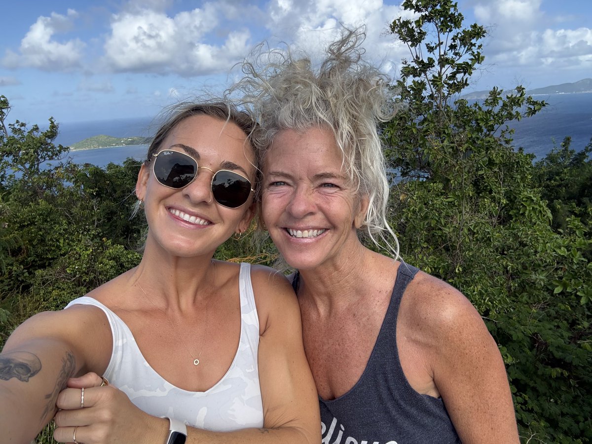 bfheartwarrior's tweet image. My fav place with my fav oldest child 🤗🥰🌊 #usvi