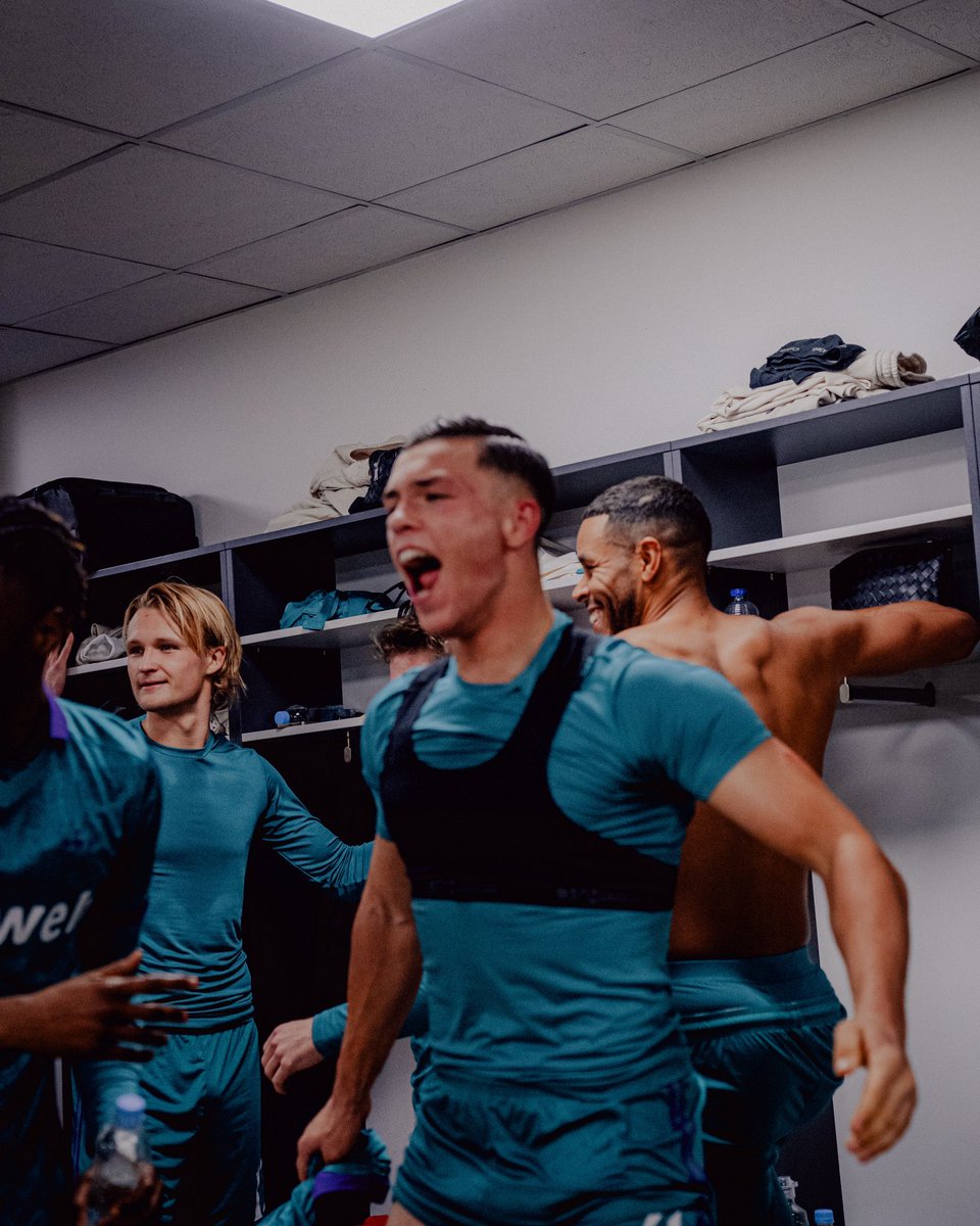 rscanderlecht's tweet photo. Zigge zagge. 🟣⚪️ #UEL #SLAAND https://t.co/Vc2nNcuT72