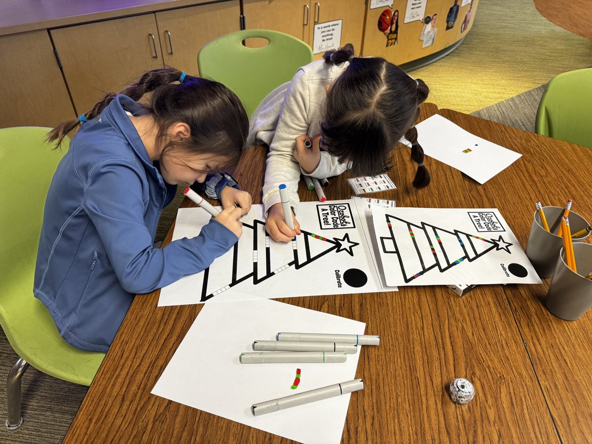 HancockMayfield's tweet photo. We had fun in 2nd grade coding with our @Ozobot to light up a Christmas tree with cool lights and even some tricks!! We worked in teams to get the task completed during Synergy today!! #TeamHancock #SynergyRocks #ElememtarySTEM https://t.co/BRbbQ1JY2H