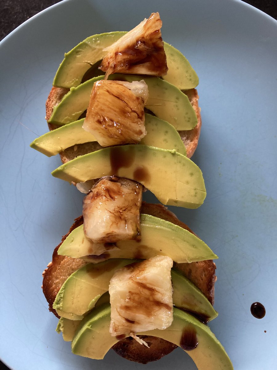 hp88's tweet photo. Avocado, pineapple and balsamic vinegar on sourdough bagel! #ExperimentSuccess https://t.co/72DiM4Xcaz