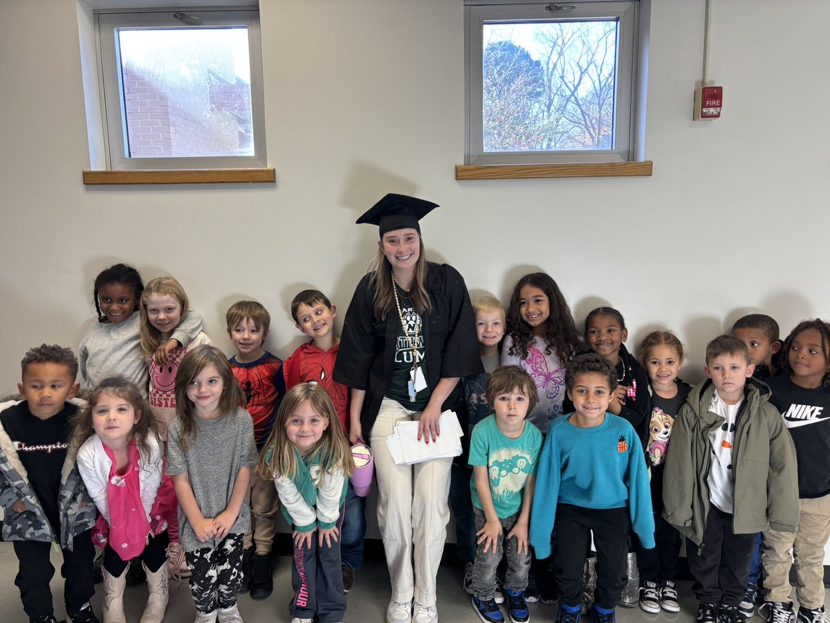 BritanyHarris15's tweet photo. Congrats to Miss G, Emma Gillespie, for graduating with her undergrad degree tomorrow from @NWMOSTATE! She has grown so much as a kindergarten teacher and is so well loved! We’re so proud of her!  #OABAAB #GracemorPride https://t.co/GW9bMBOjtm