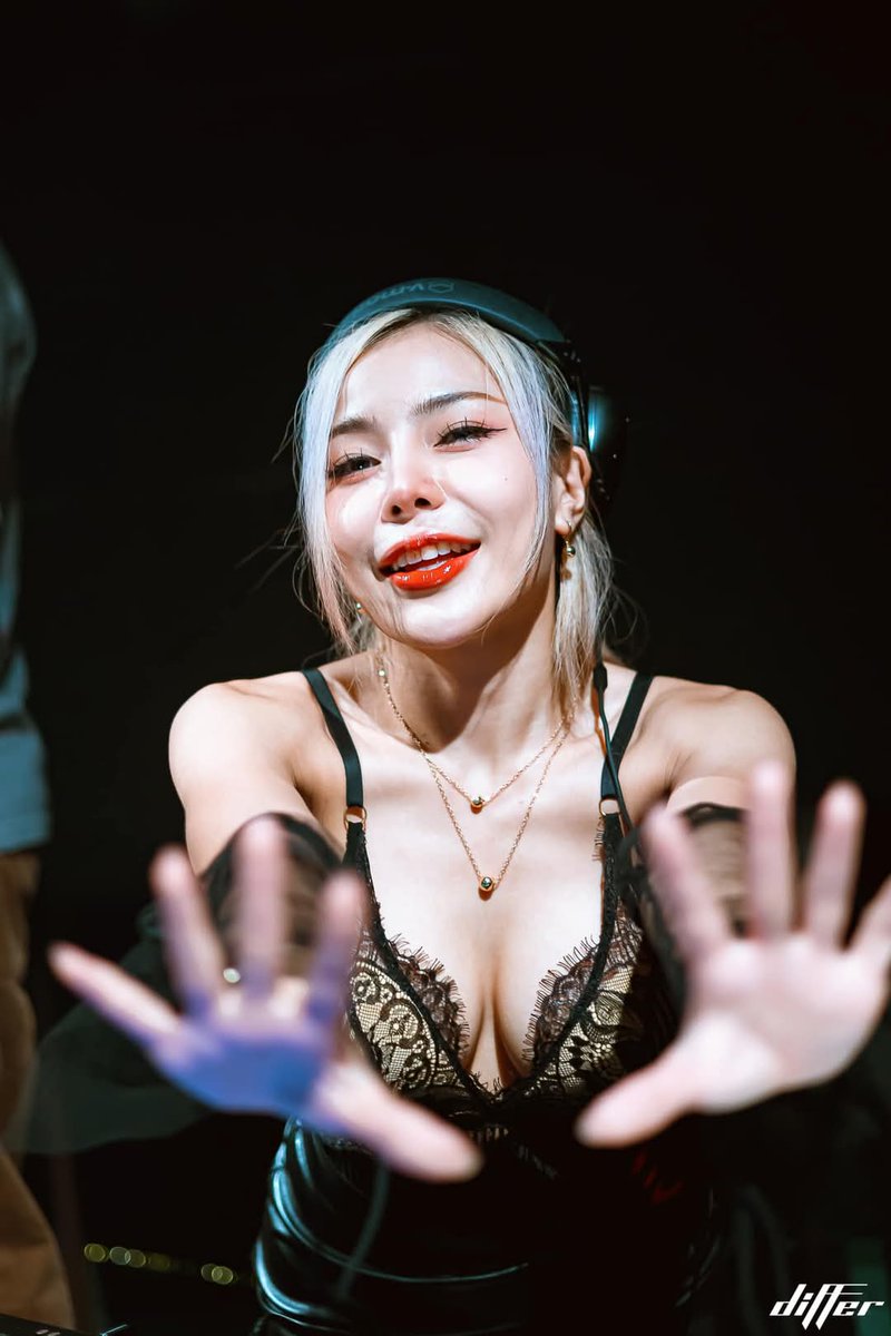 ClubbingPattaya's tweet photo. #differpattaya #Asian #clubbingpattaya https://t.co/qqYmfg8XkC