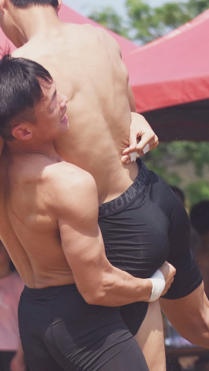 タップしてほしい1/2

男の娘じゃ男子相手に勝てない現実
#レスリング #男の娘