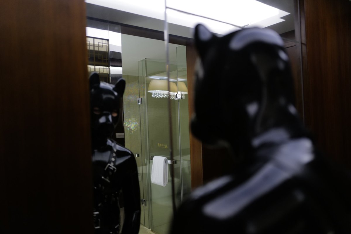 被骗带上了头套试试，你爹还是你爹！