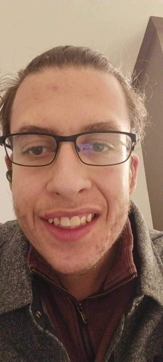 CTrysten17040's tweet photo. Don't mind the hair but looking for a new boyfriend someone that can spoil me and love me but I will be asking for a video call if you text https://t.co/9bb8ey97NB