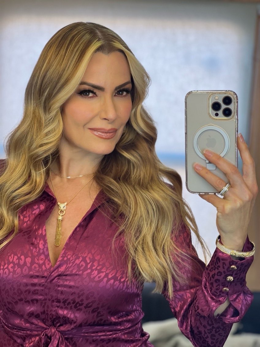 Martha Julia tweet media