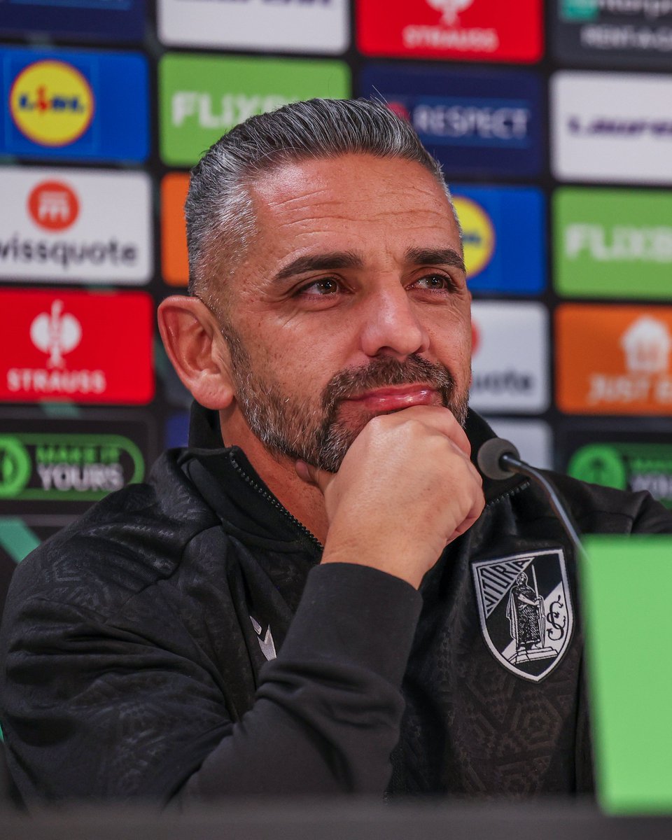 CabineSport's tweet photo. Rui Borges, treinador do Vitória SC: "É impossível o nosso país não estar orgulhoso do que eles têm feito"

Via: @DAZNPortugal https://t.co/xAkBdU6wnh