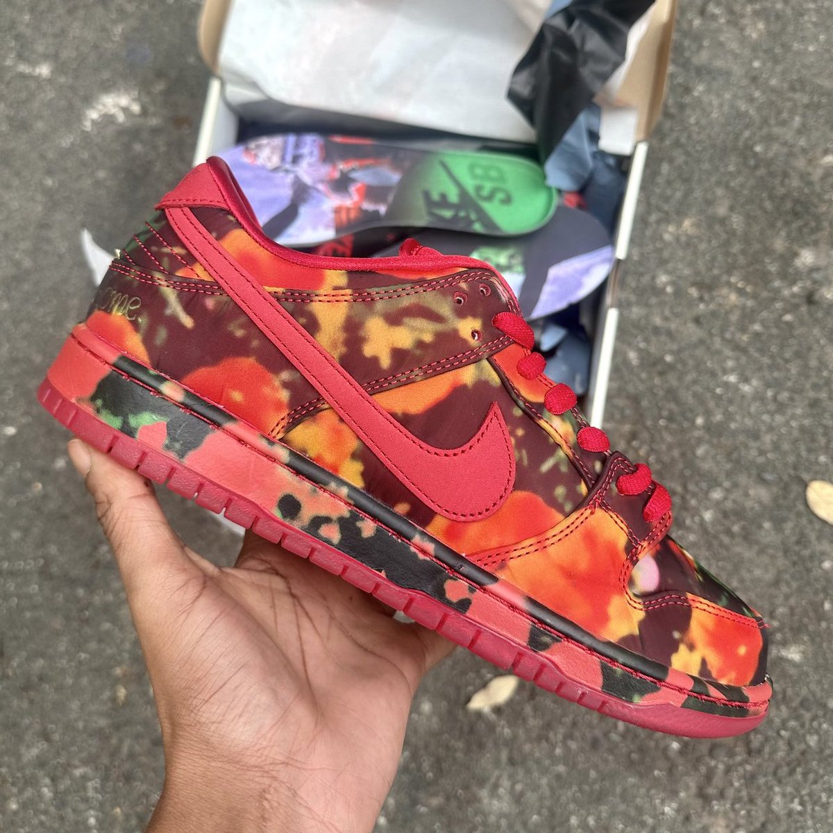 Ovrnundr's tweet photo. Wizard of Oz x Nike SB Dunk Low 🔮

• Skate Shops - December 19th
• SNKRS - December 23rd
• $135 dollars https://t.co/NsT8AcAEh1