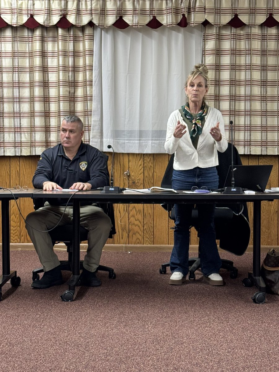 JohnNosta's tweet photo. 🚨🚨🚨BREAKING! Mendham NJ forms--SKY WATCH--a unique Drone Task Force to track our skies.
👉Mendham Borough Mayor Christine Serrano holding a public meeting to address the #drones. "I have a plan!"
@christine4nj #dronesighting #NJ #mendham https://t.co/E4Cocq87Mr