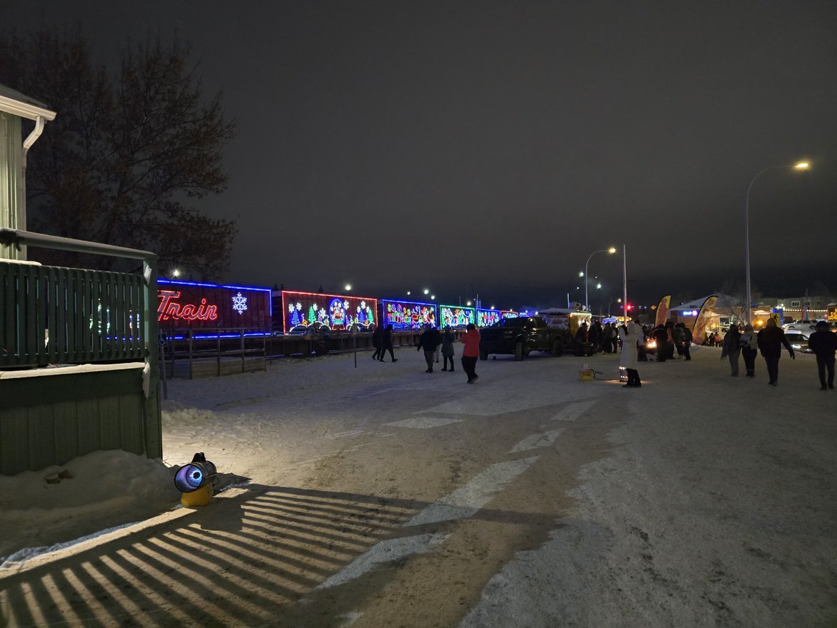 The #CPKCHolidayTrain stopped near us last night. Thank you to the City of Leduc, Councilors, volunteers, our board, and the citizens of Leduc and area for making it such a fun night!