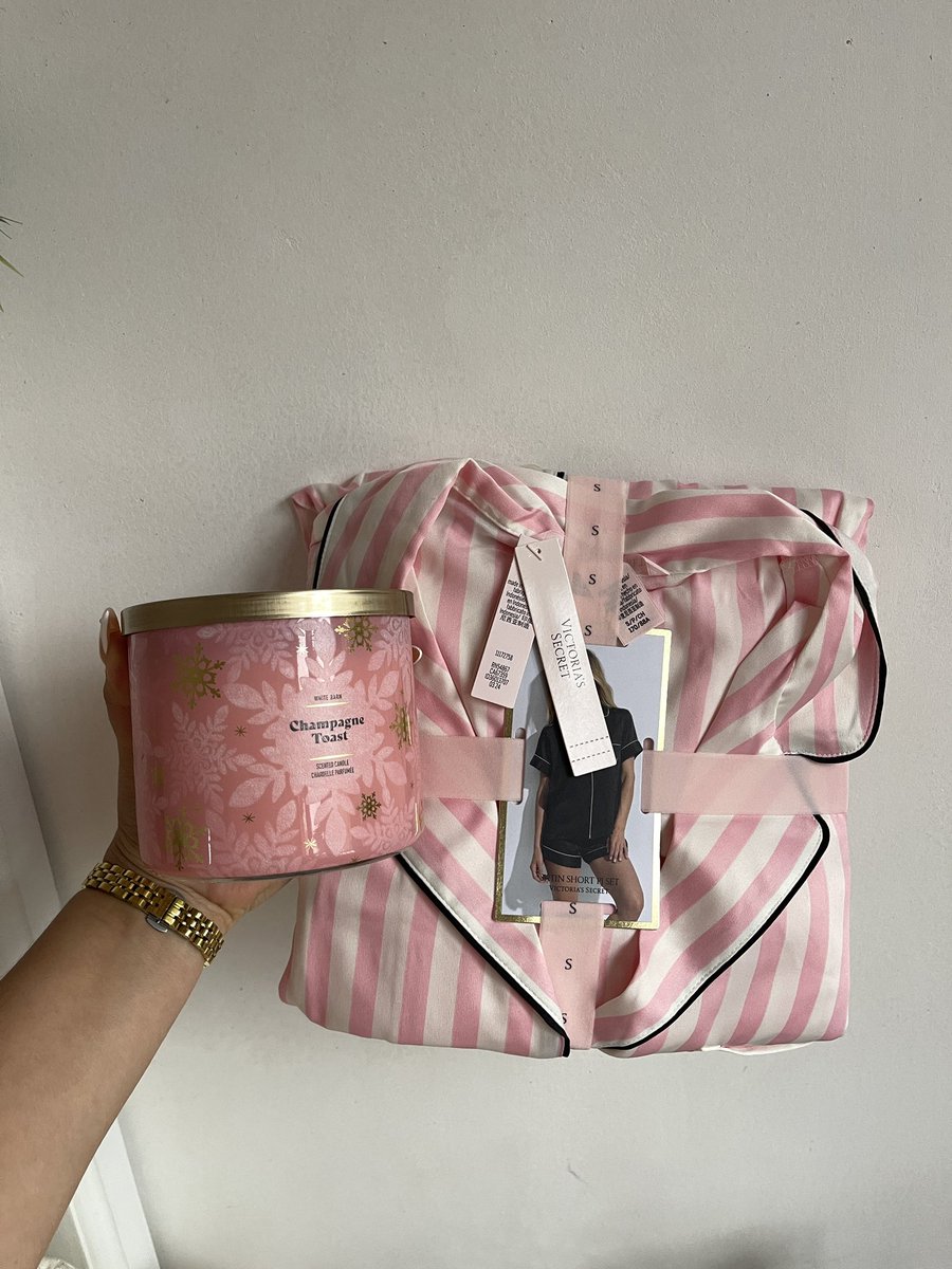 Mi novio me regaló la pijama que quería hace mucho 😭😭😭