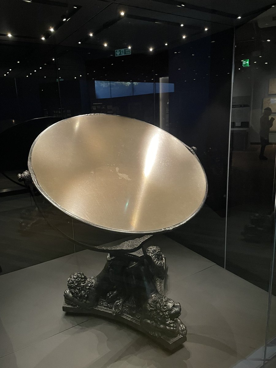 janesutton4's tweet photo. Extraordinary water engineering, a burning mirror, a model chemistry lab and (of course) a stuffed rhino… treasures of the Sun King and an amazing scientific history… https://t.co/lua54BeeJp