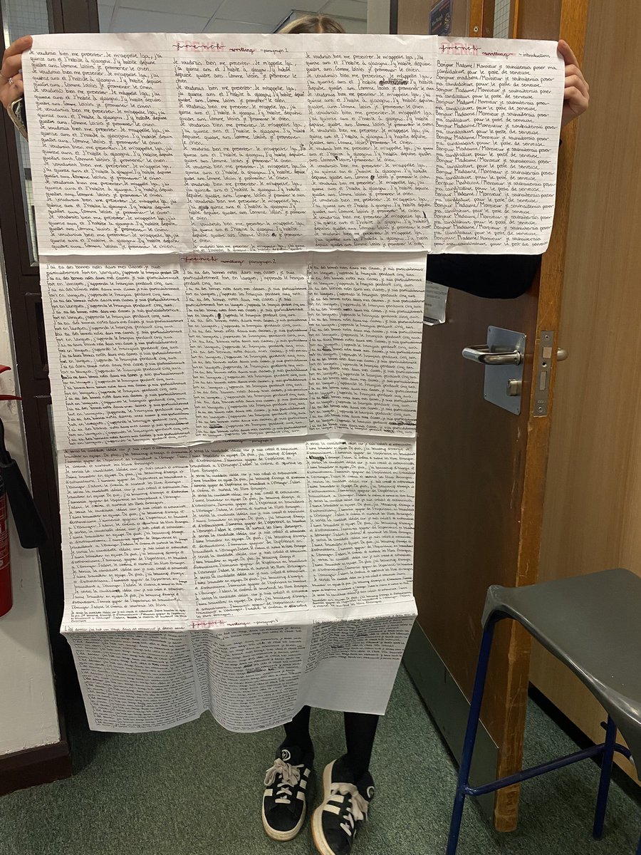 One of our N5 French pupils proudly showing off her amazing prelim revision work! Bon courage ! ❤️🇫🇷 <a href="/OfficialHGS/">Hamilton Grammar</a>