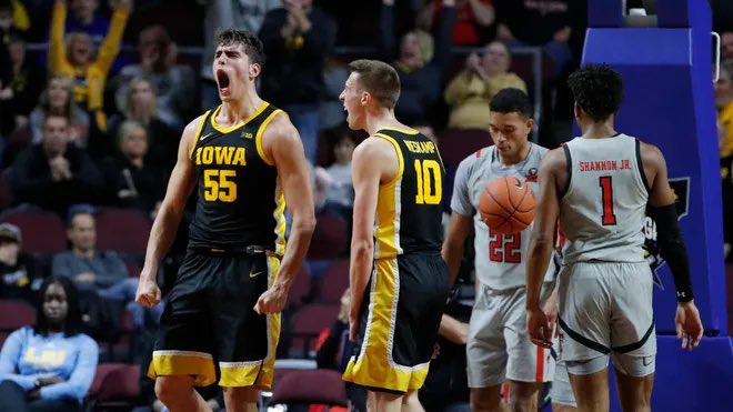 CashCing's tweet photo. 🚨 CBB COLLAB PLAY 🚨

Iowa Hawkeyes +6 (-110) 🪓🪓

@hammeringhankk x @CashCing 🤑

RT/LIKE if you’re tailing… LEYS CASH 🫡

24-8 on Collab Plays 🐐 X 👑

LETS KEEP THIS LEGENDARY RUN⬇️ https://t.co/DyotMzMY8Z