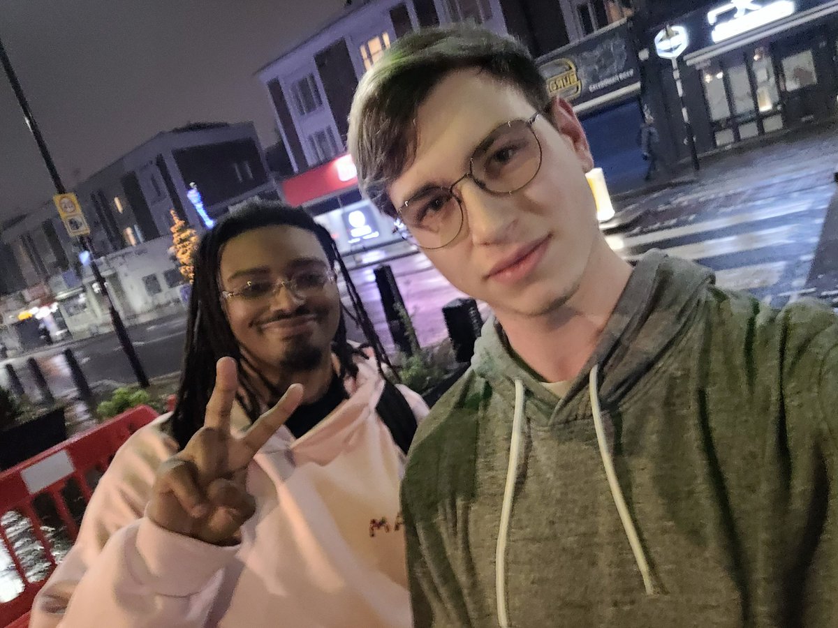 Awesome first day in london and i was already able to talk a little with the Goat <a href="/PunkDaGod/">Punk</a> insanely nice and chill guy 🙏 the trip was already worth it.