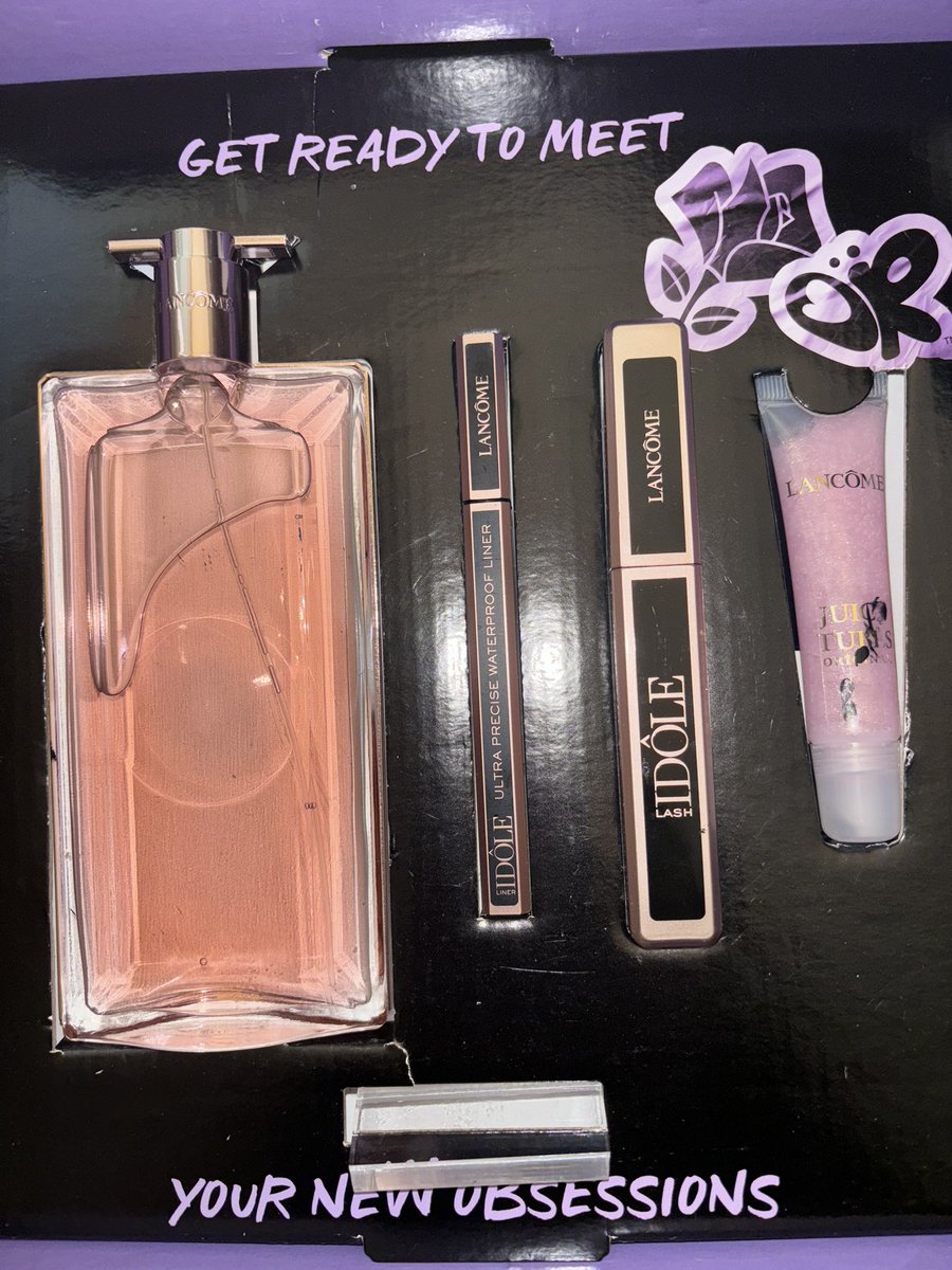 natisxn's tweet image. AAA SO OBSESSED ! Definitely buying a new eyeliner as this one dried out. Tysm @LiviesHQ @LancomeUSA 💜 #LancomexOlivia #GiftedByLancome 💜🫶 So grateful for this. I cant wait for what’s to come with Olivia being the new face of Lancome !!! aaaaaa