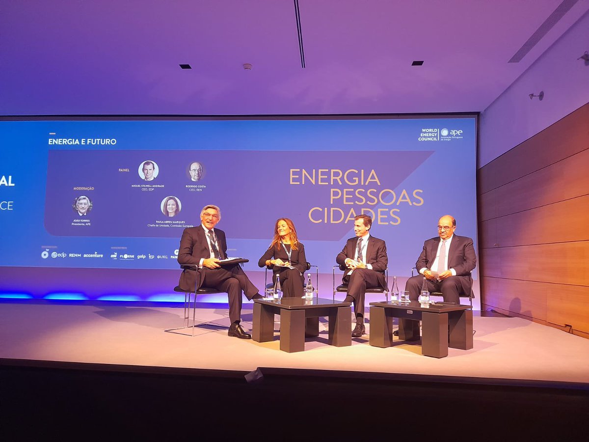 #obrigado 😃
foi hoje Portugal Energy Conference 2024 organizada pela <a href="/APEnergia/">Associação Portuguesa da Energia</a> 
Grande participação, bom ambiente, intervenções de excelente nível 
#energia #alinhamento #futuro