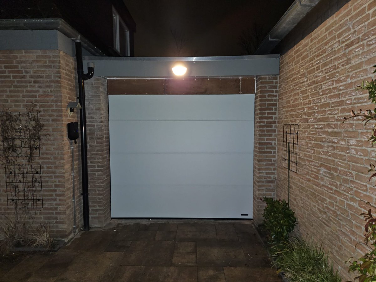 EasyEbikes's tweet photo. Hier is de voorkant van de UniTherm #garagedeur van AW Nederland!
✅ 60 mm dik voor top-isolatie
✅ Stijlvol design en duurzaam
✅ Overal leverbaar
Upgrade je garage met kwaliteit!
#UniTherm #Garagedeur #AWNederland #Isolatie #Duurzaamheid #Garagedeur #UniTherm #IsolatieDeur https://t.co/tsxTC3VrxC