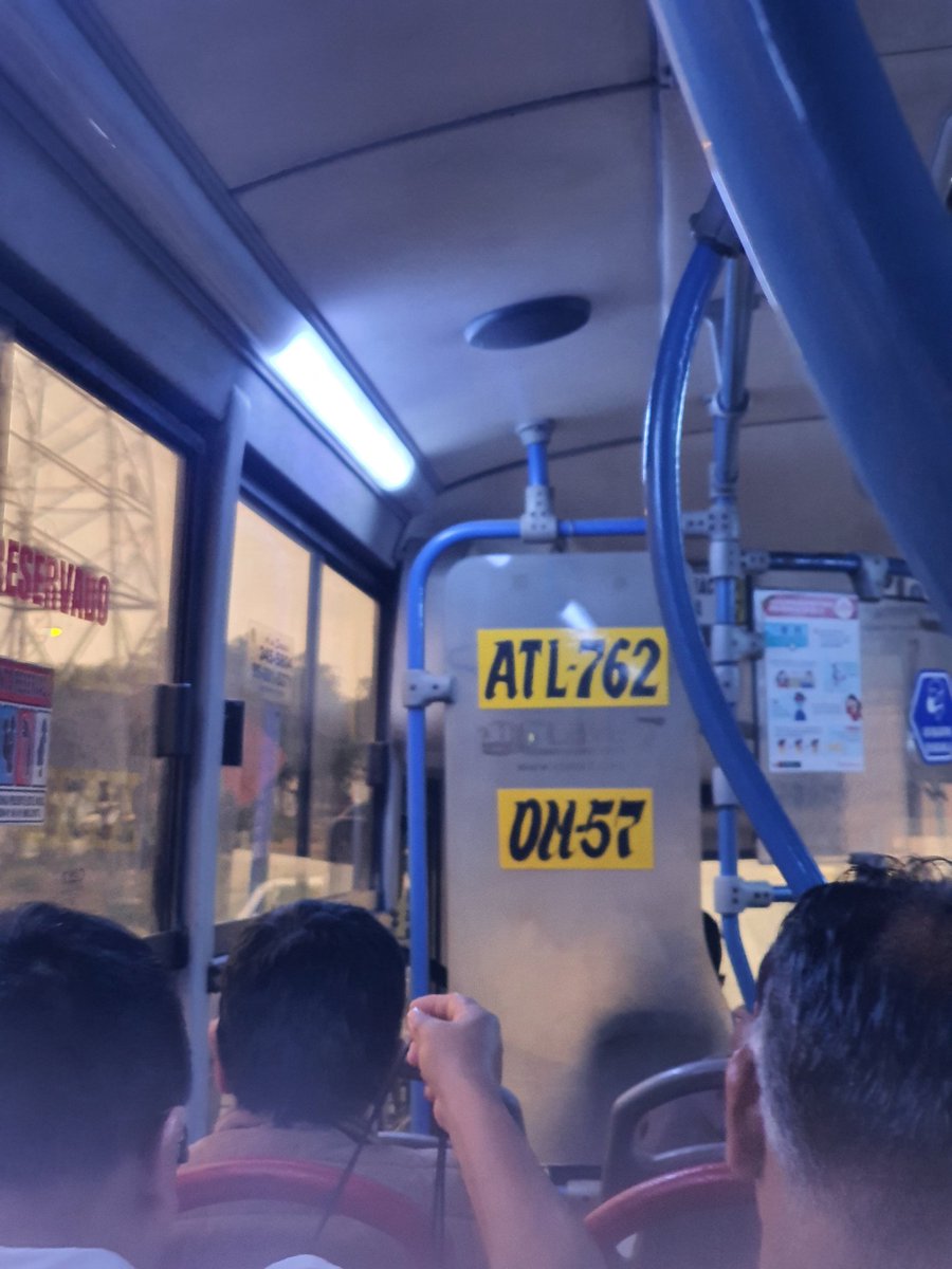 Lebasyl's tweet photo. #DenunciandoAlCobrador #OM57
Siempre tomo esta línea y otras similares y siempre me cobran s/3, pero hoy  el cobrador me dijo q era s/ 4
Le indique que siempre pago 3 soles, sea en la mañana  o en la tarde.
Me dijo: 《te bajas aqui q era la 19 de Nicolas Ayllon Santa Anita》 https://t.co/aDAic6R6yr