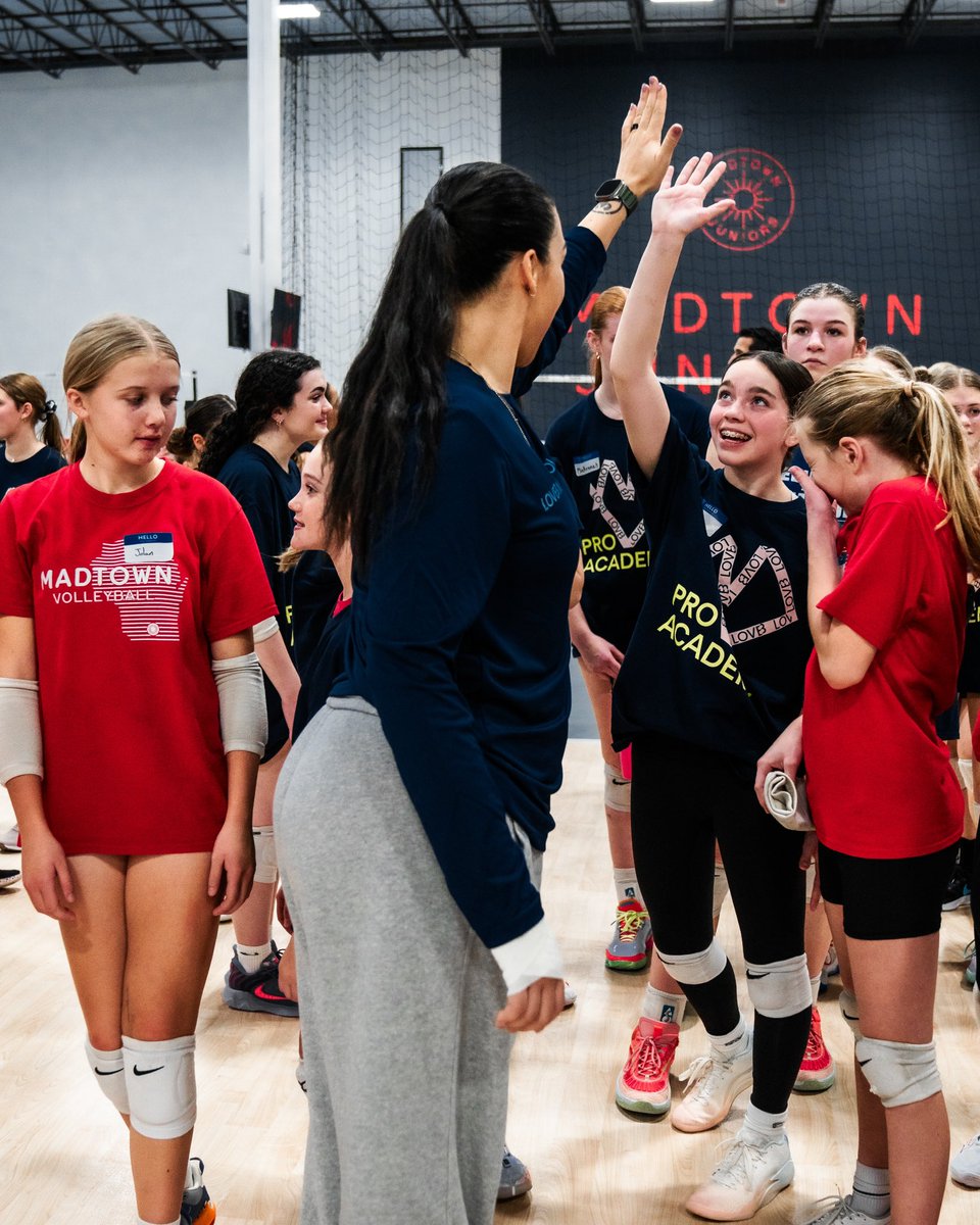 lovbmad's tweet photo. Training with the pros to become one. From club to pro let’s elevate the game! 💪 #ProAcademy #LOVBMad #LOVBClubs https://t.co/2ziqgICp6Q