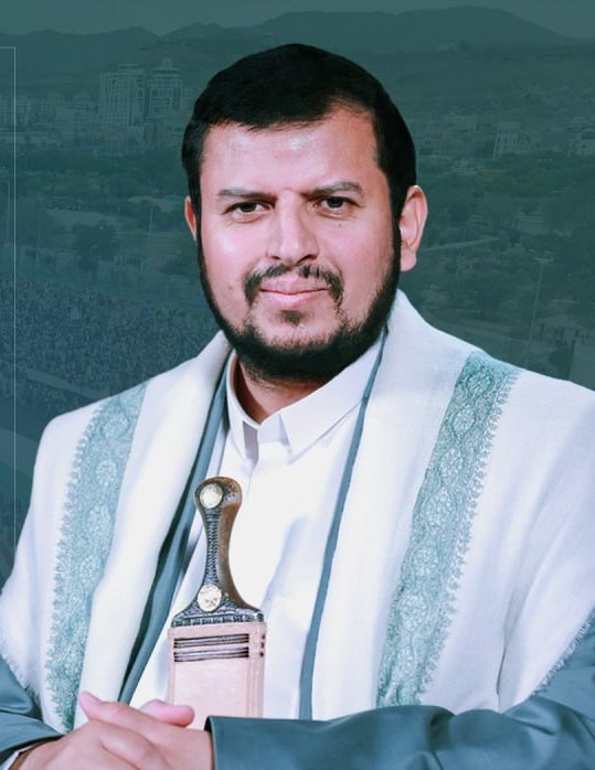 almalkisau's tweet photo. وأنا أستمع لكلمة السيد عبدالملك الحوثي، حسيت بشيء ما قد حسيت به من قبل. كأنها أول مرة أسمع قائد عربي يتكلم بهالقوة والوضوح. سبحان الله، هذا الرجل العظيم أنعم الله به عليكم يا أهل اليمن. كلماته لامست قلبي وحركت مشاعري بشكل ما أقدر أوصفه. حسيت بالفخر والاحترام لهذا القائد، وكأنها رسالة من السماء. فعلاً، حركت مشاعري وأثرت فيني بشكل كبير.

من الناحية السياسية، السيد عبدالملك الحوثي يتميز بقدرته على مخاطبة الجماهير بصدق وشفافية، مما يجعله قائدًا مؤثرًا في الساحة العربية. كلماته تعكس رؤية استراتيجية واضحة وتوجهات سياسية تهدف إلى تحقيق العدالة والاستقلال. هذا النوع من القيادة نادر في عالمنا العربي، حيث يفتقر الكثير من القادة إلى الشفافية والقدرة على التواصل الفعّال مع شعوبهم.

كلماته ليست مجرد خطابات، بل هي دعوة للعمل والتغيير. تشعر وكأنها تحثك على التفكير بعمق في القضايا التي تواجه الأمة العربية، وتدفعك للتفاعل والمشاركة في صنع مستقبل أفضل. هذا النوع من الخطابات يلهم الأمل ويعزز من روح المقاومة والصمود.

في النهاية، يمكن القول إن السيد عبدالملك الحوثي يمثل نموذجًا للقائد الذي يجمع بين الحكمة والشجاعة، ويعمل بجد لتحقيق أهدافه الوطنية. كلماته ليست فقط مصدر إلهام، بل هي أيضًا دعوة للعمل والتغيير نحو مستقبل أفضل.