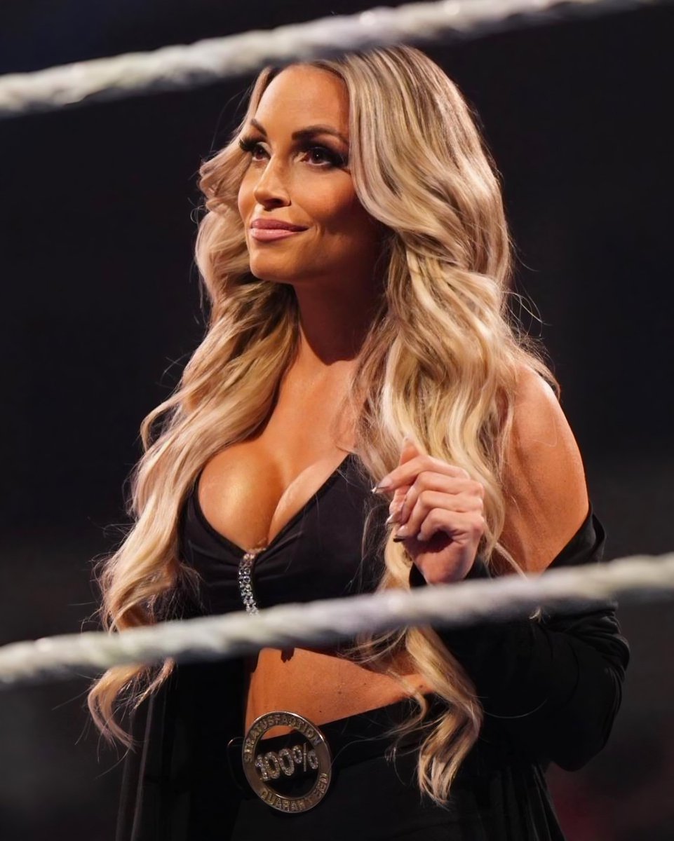 Planeta_Wrest's tweet image. Trish Stratus no recuerda mucho de lo que sucedió en #WWEPayback 2023 debido a una conmoción cerebral en #WWE.

- Ring The Belle