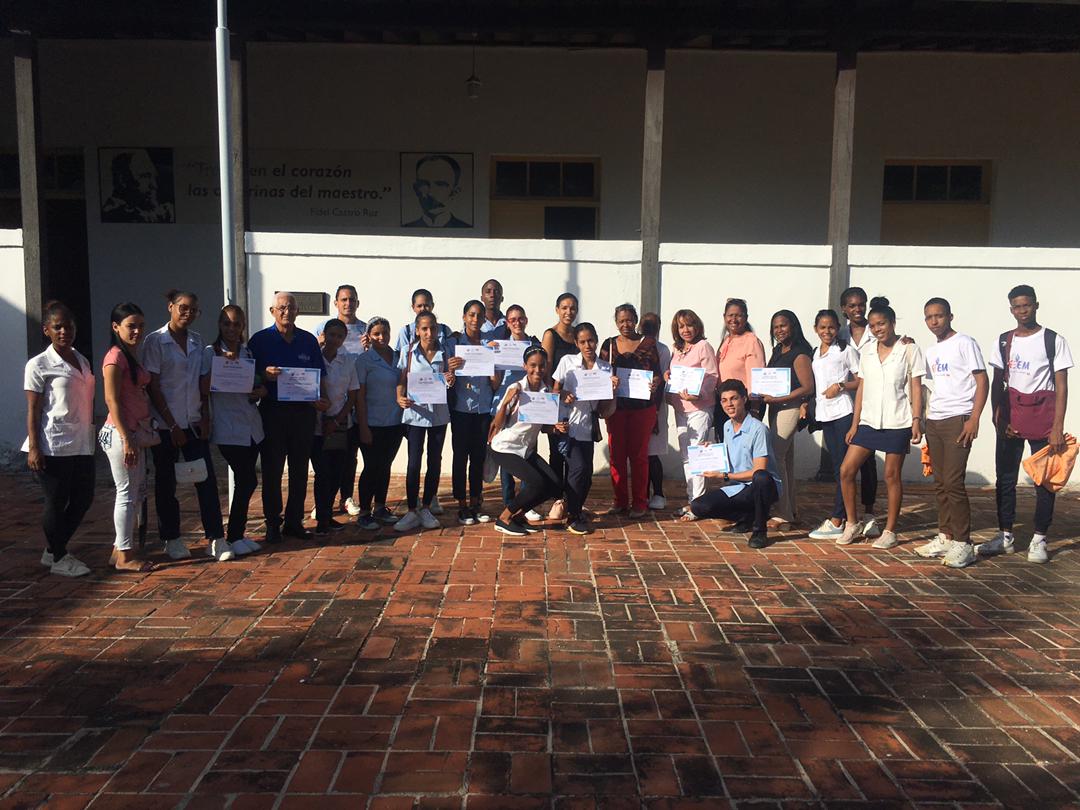 LuisMiguelValCo's tweet photo. Y como todo evento de magnitud, vienen las #premiaciones de nuestros #estudiantes y #profesores que aportan, desde la #experiencia, #participatividad, #entusiasmo y #formación a la #cantera del #Movimiento de #Vanguardia #Mario #Muñoz #Monroy.

Muchas felicidades !!!

@ucm_sc https://t.co/JK21VqeZ7F