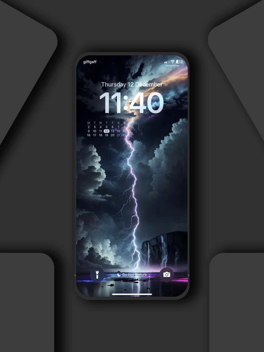aestheticsguyy's tweet photo. Stormy skies wallpaper⚡️ https://t.co/WDQGpvLq69