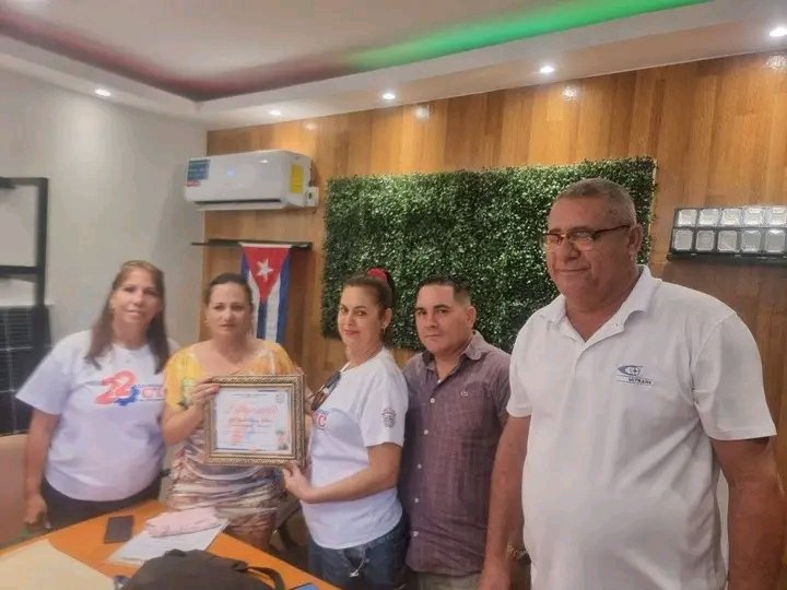 Odalis_BatistaP's tweet photo. Con la presencia de @LabradaKatia , SG del #SNTTP, se eligió delegada al #22CongresoCTC por este Sindicato en #LasTunas. Muchas felicidades para la representante de los transportistas en el magno evento. #PorCubaJuntosCreamos #PorLasTunasLaVictoria 
@UlisesGuilarte @WalterNoris https://t.co/TBajPNac6B